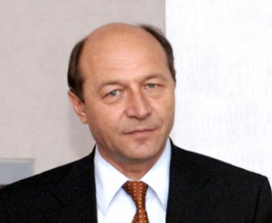 Somn uşor, Traian Băsescu: preşedintele a aţipit la summit-ul din Kazahstan